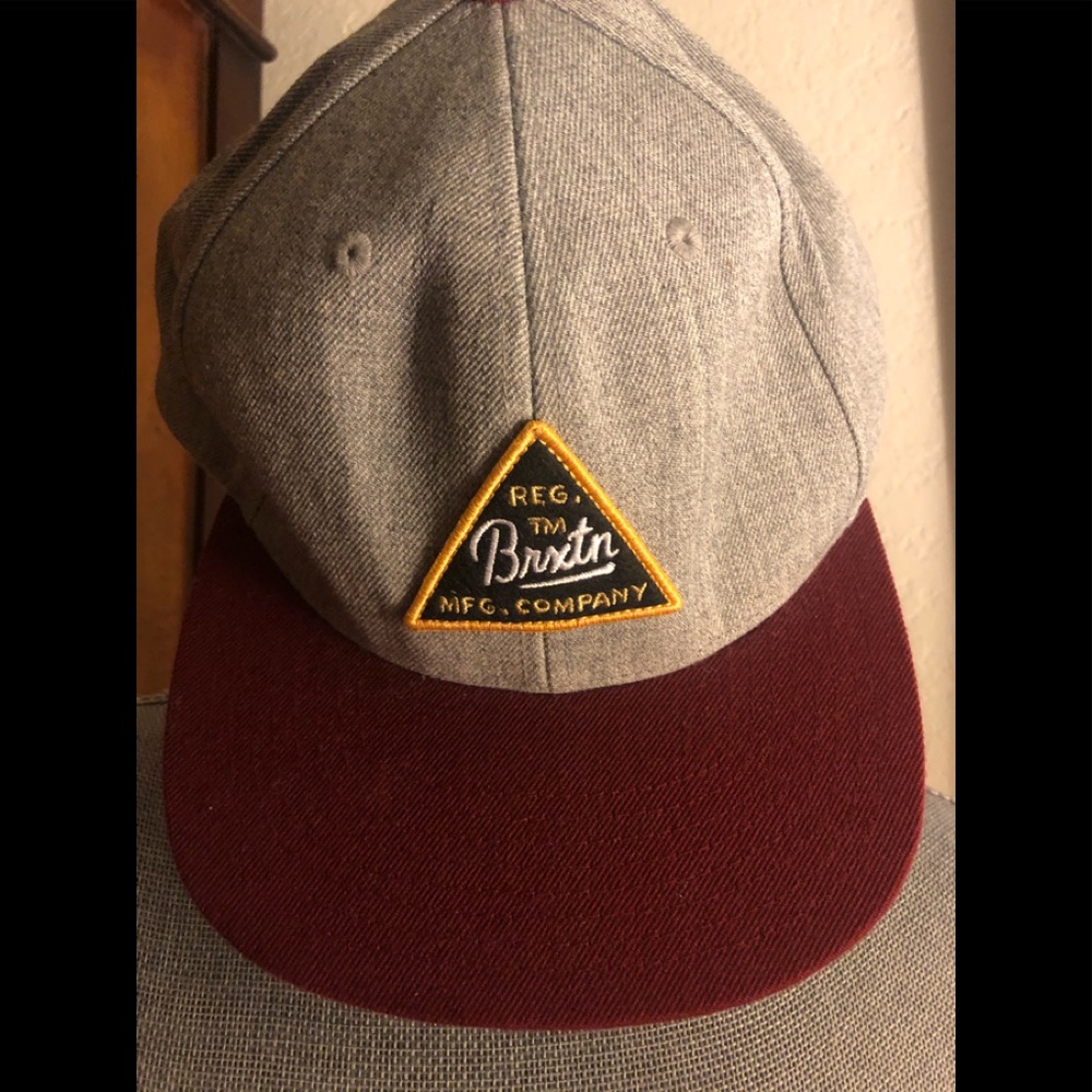 NWT Brixton SnapBack hat grey and burgundy